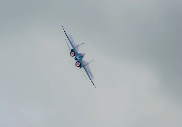 Kubinka, Moskova Bölgesi, Rusya - 30 Ağustos 2020: Su-30SM NATO kod adı: Rus şövalyelerinin Flanker-C jet savaşçısı — Stok fotoğraf