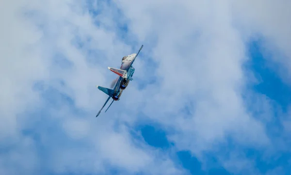 Kubinka, Moskova Bölgesi, Rusya - 30 Ağustos 2020: Su-30SM NATO kod adı: Rus şövalyelerinin Flanker-C jet savaşçısı — Stok fotoğraf