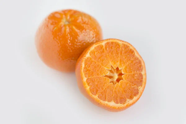 Mandarina Sobre Fondo Cerca —  Fotos de Stock