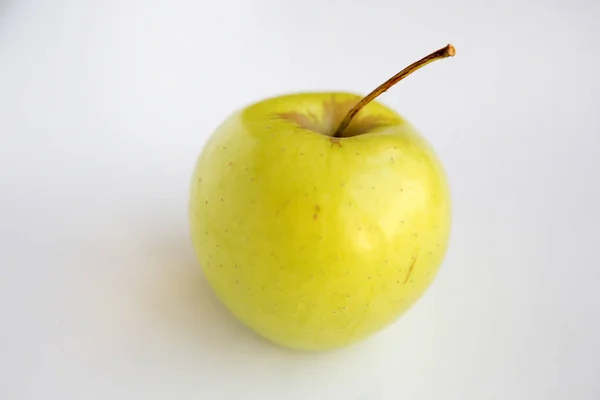 Yellow Apple Grey Background — Stock Photo, Image