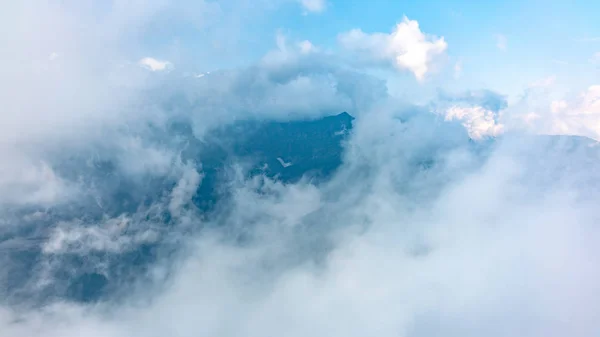 Nuvens Sobre Montanhas Chugush Mountain Cáucaso Rússia — Fotografia de Stock