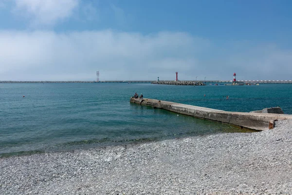 Fishermen Quay Pebble Beach Clear Day — Stok fotoğraf