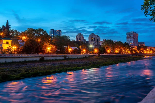 Stadtdamm Des Flusses Beleuchtet Von Laternen Einer Sommernacht Sotschi Russland — Stockfoto