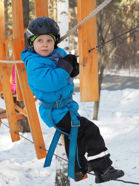 Bambino alpinismo — Foto Stock