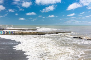 Rusya'nın Soçi kentinde Karadeniz'de fırtına eserken deniz dalgası