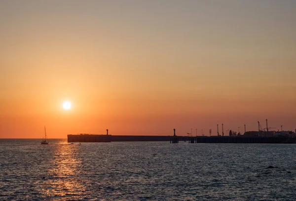Vacker Gul Och Orange Solnedgång Över Havet Solen Går Ner — Stockfoto