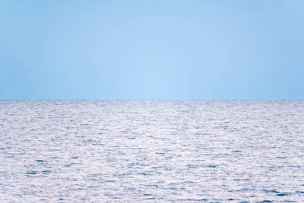 Fondo Del Cielo Mar Mar Muy Tranquilo Con Suaves Ondas — Foto de Stock