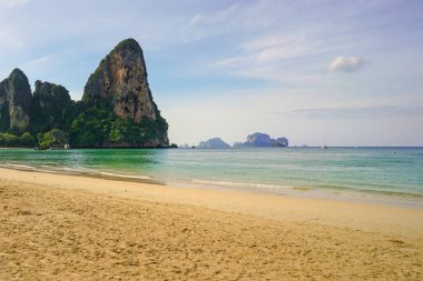 Güzel kumlu tropikal plaj