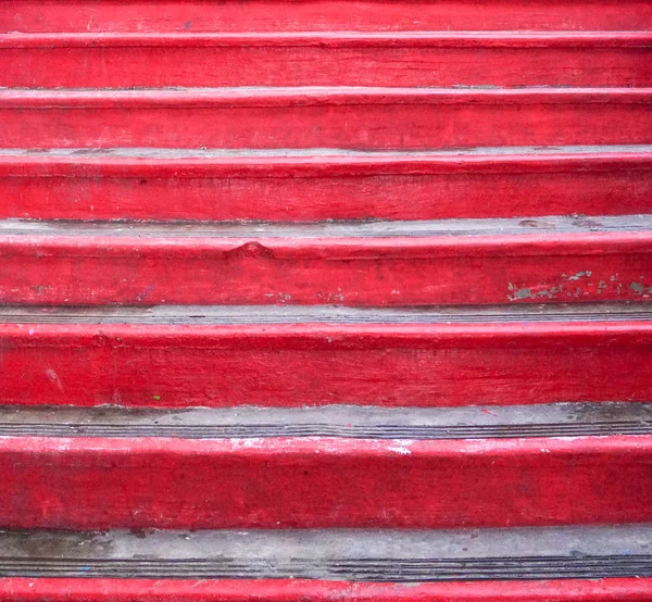 Steps background in red for text