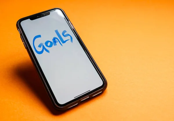 Goals text written on smart phone — Stock Photo, Image