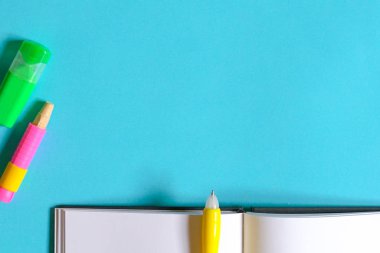 Eğitim ve okul kavramı geri: düz Kırtasiye yatıyordu