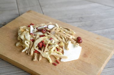 Cordyceps çorba için Çince otlar