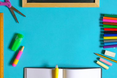 Eğitim ve okul kavramı geri: düz Kırtasiye yatıyordu