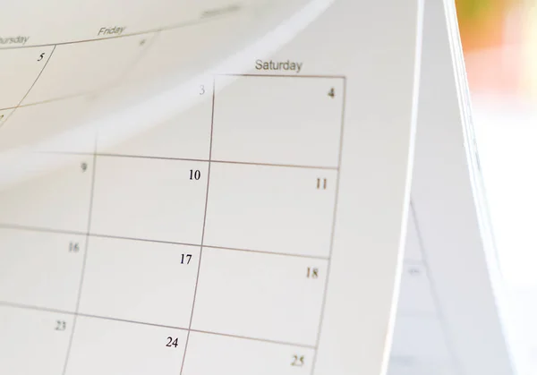 Voltear o voltear páginas del calendario — Foto de Stock