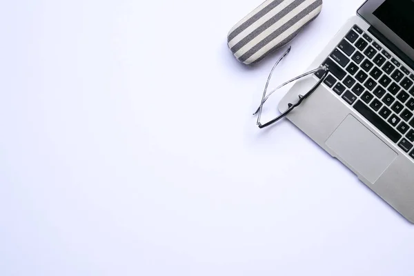 Mesa de escritório branco, vista superior ou flat lay — Fotografia de Stock