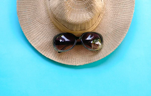 stock image Beach hat with sunglasses