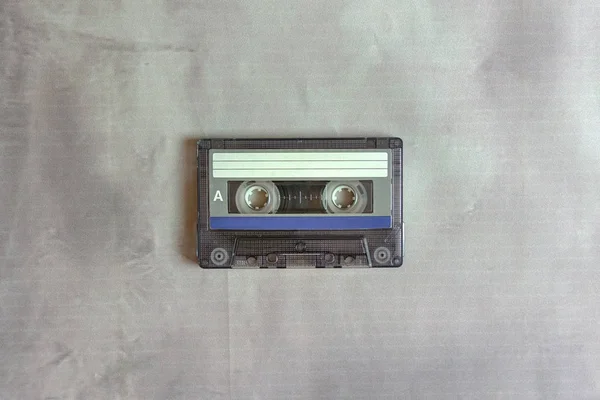 Старая кассета на фоне гранжа — стоковое фото