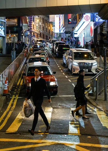 Hong Kong ocupado escena de la noche calle — Foto de Stock