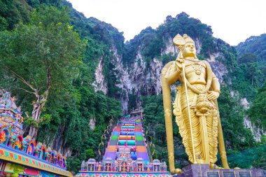 Batu Caves, yeni boya, yeni görünüm. 