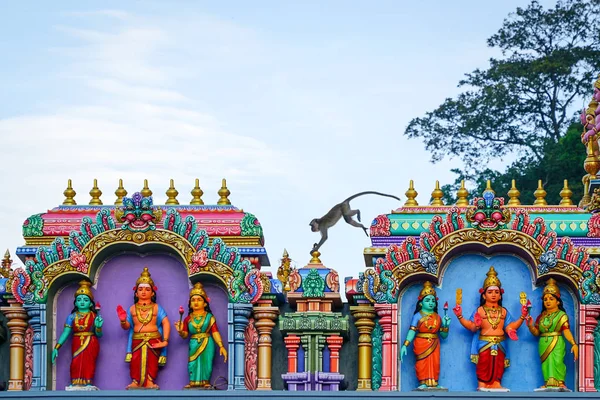 Batu Caves, new paint, new look. — Stock Photo, Image