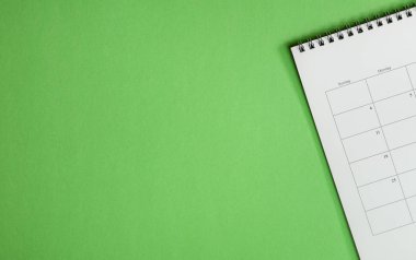 Ofis masasında takvim veya Planlayıcı üst görünümü