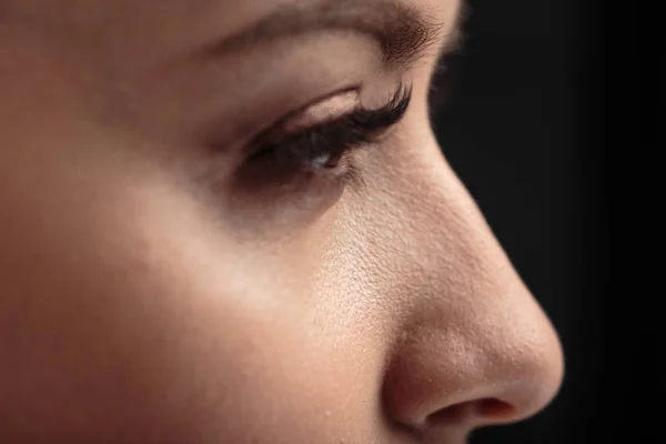 Foto Macro Close Dos Olhos Mulher Com Cílios Longos Maquiagem — Fotografia de Stock