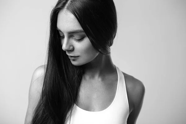 Simple Portraits Beautiful Young Woman Natural Makeup Long Brown Hair — Stock Photo, Image