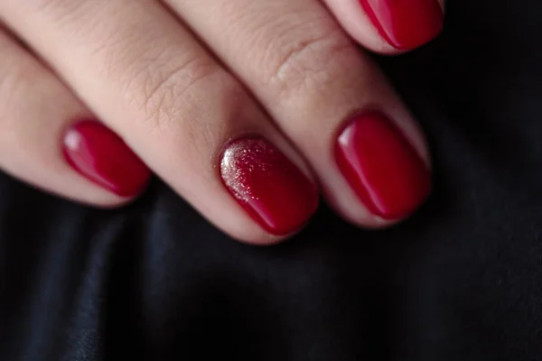 Magnifique Manucure Vernis Ongles Couleur Rouge Clssique Photo Rapprochée Mains — Photo