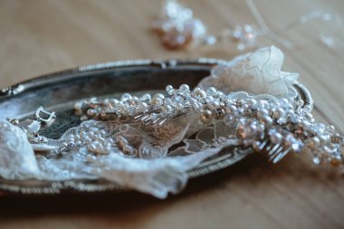 Closeup makro fotoğraf ayrıntıları, dekoratör işyeri ve İmitasyon Takı düğün yaratıcısı