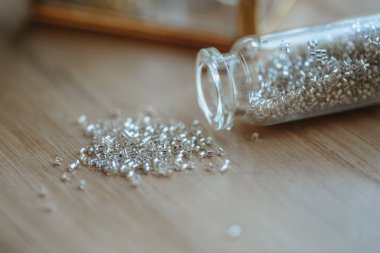 Closeup makro fotoğraf ayrıntıları, dekoratör işyeri ve İmitasyon Takı düğün yaratıcısı