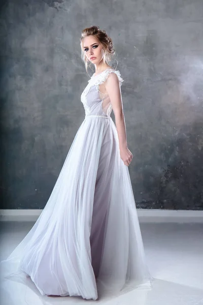 Bride Blonde Woman Modern Color Wedding Dress Elegant Hair Style — Stock Photo, Image