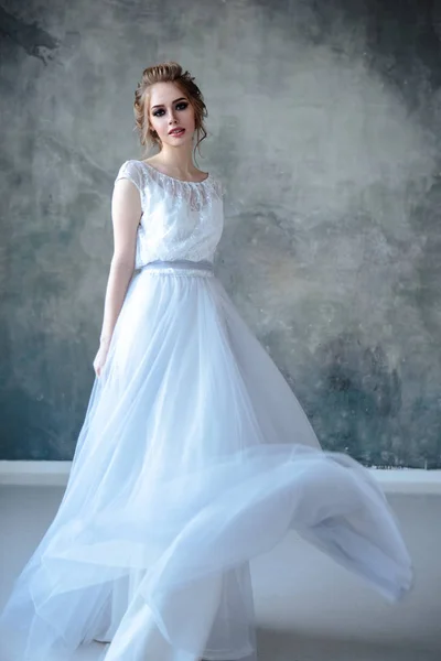 Bride Blonde Woman Modern Color Wedding Dress Elegant Hair Style — Stock Photo, Image