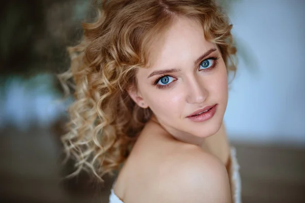 Close Portrait Blonde Charming Young Woman Curly Hair Natural Makeup — Stock Photo, Image