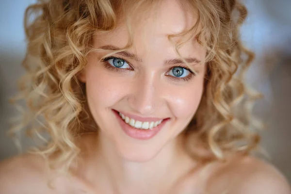 Close Portrait Blonde Charming Young Woman Curly Hair Natural Makeup — Stock Photo, Image