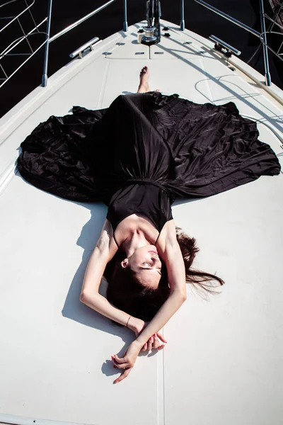 Young Beautiful Woman Long Silk Black Dress Posing Yacht Luxurious — Stock Photo, Image