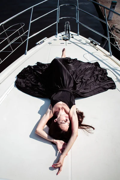 Young Beautiful Woman Long Silk Black Dress Posing Yacht Luxurious — Stock Photo, Image