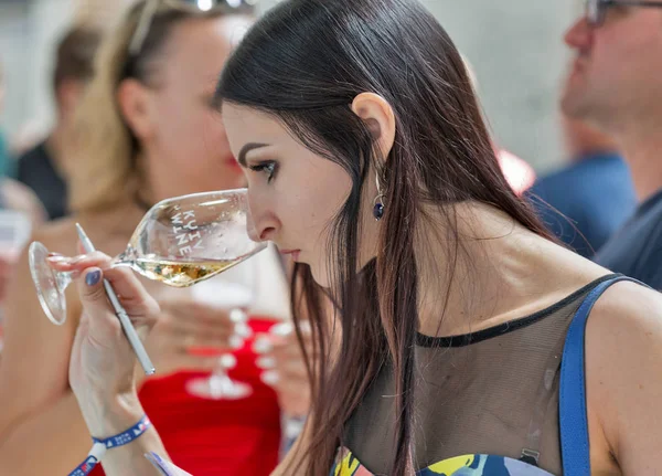 Kiev Ukraine June 2018 Young Woman Tastes White Wine Kyiv — Stock Photo, Image