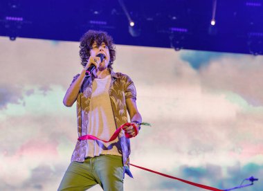 Kiev, Ukrayna - 05 Temmuz 2018: Laura Pergolizzi, ABD'li şarkıcı ve bestekar Lp, Ulusal Expocenter Atlas hafta sonu Festivali canlı sahne adı altında gerçekleştirir.