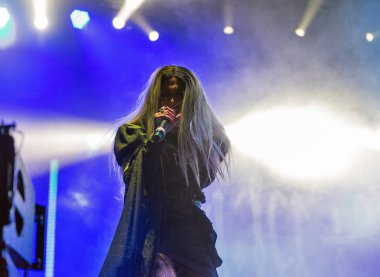 Kiev, Ukrayna - 08 Temmuz 2018: Lacuna Coil, İtalyan gotik metal rock grubu ve onun vokalist Cristina Scabbia canlı Atlas hafta sonu Festivalin Ulusal Expocenter gerçekleştirir..