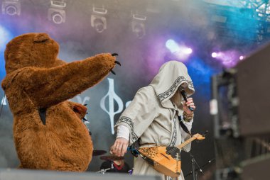 Kiev, Ukrayna - 07 Temmuz 2018: Neuromonk Feofan, Rusya'dan müzik davul içinde performans müzikal proje 'n' bass stil, canlı Ulusal Expocenter Atlas hafta sonu Festivali.