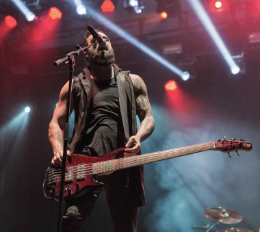 Kiev, Ukrayna - 04 Temmuz 2018: Amerikan Hıristiyan metal rock band tava ve John Cooper, vokalist ve bas gitarist canlı Ulusal Expocenter Atlas hafta sonu Festivali gerçekleştirir.