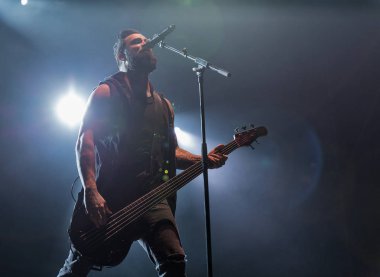 Kiev, Ukrayna - 04 Temmuz 2018: Amerikan Hıristiyan metal rock band tava ve John Cooper, vokalist ve bas gitarist canlı Ulusal Expocenter Atlas hafta sonu Festivali gerçekleştirir.