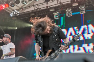 Kiev, Ukrayna - 05 Temmuz 2018: Ulusal Expocenter Atlas hafta sonu Festivali canlı şehit ihanet Fransız aşırı metal rock müzik.