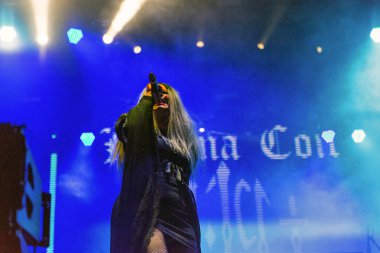 Kiev, Ukrayna - 08 Temmuz 2018: Lacuna Coil, İtalyan gotik metal rock grubu ve onun vokalist Cristina Scabbia canlı Atlas hafta sonu Festivalin Ulusal Expocenter gerçekleştirir..