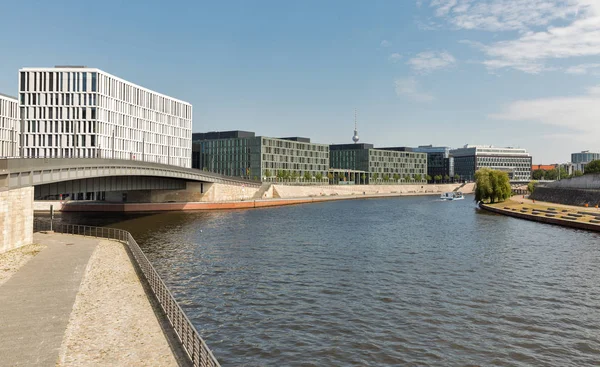 Здания Современной Офисной Архитектуры Вдоль Реки Шпрее Германия — стоковое фото