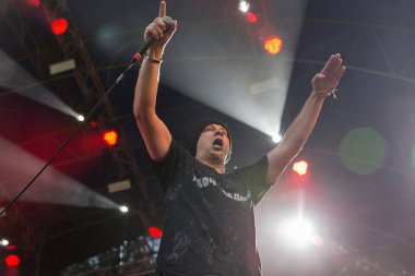 Kiev, Ukrayna - 05 Temmuz 2018: Ukrayna hip-hop grubu Tnmk ve Fozzi, şarkıcı kurşun ve solisti canlı Atlas hafta sonu Festivalin Ulusal Expocenter gerçekleştirir..