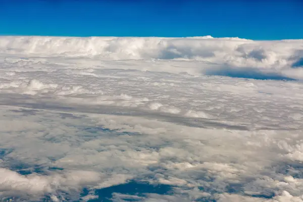 Jasne Niebo Niebieskie Tło Widok Lotu Ptaka Frome Powyżej Samolotu — Zdjęcie stockowe