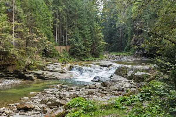 Wasserfall Chemigivsky Gebirgsfluss Prutet Landschaft Den Karpaten Westukraine — Stockfoto