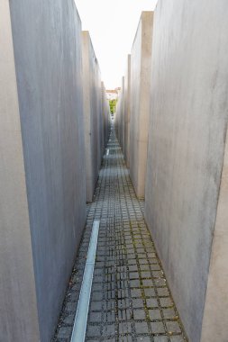 Berlin, Almanya - 13 Temmuz 2018: Memorial öldürüldü Avrupa Yahudilerinden bahsediyorum, soykırım kurbanları için. Fikir Berlin menajeri Lea Rosh ait.