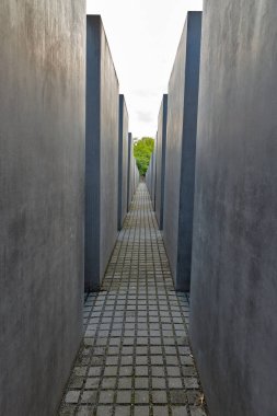 Berlin, Almanya - 13 Temmuz 2018: Memorial öldürüldü Avrupa Yahudilerinden bahsediyorum, soykırım kurbanları için. Fikir Berlin menajeri Lea Rosh ait.
